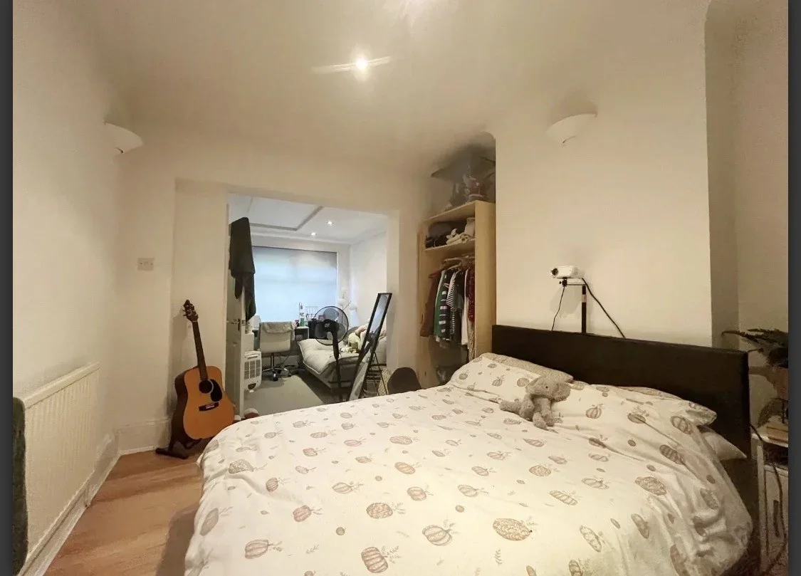 Room Tunnel Avenue in Greater London