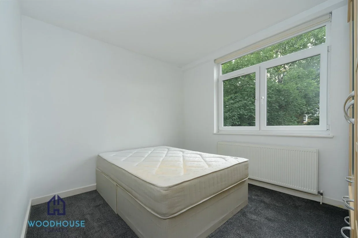 Flat Priory Road in Greater London