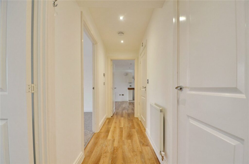 Flat Thornfield Road in Bristol