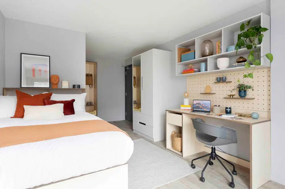 Room Cathedral Street in Glasgow