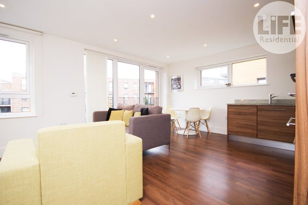 Flat Unwin Way in London