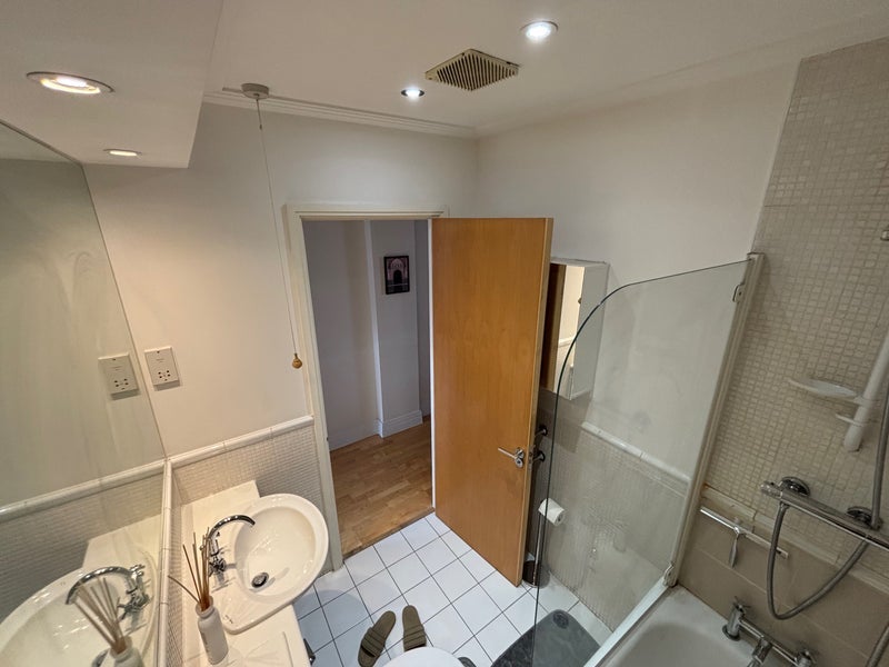 Room Drayton Park in Greater London