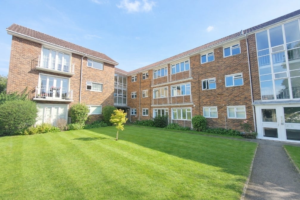 Flat North Walls in Chichester
