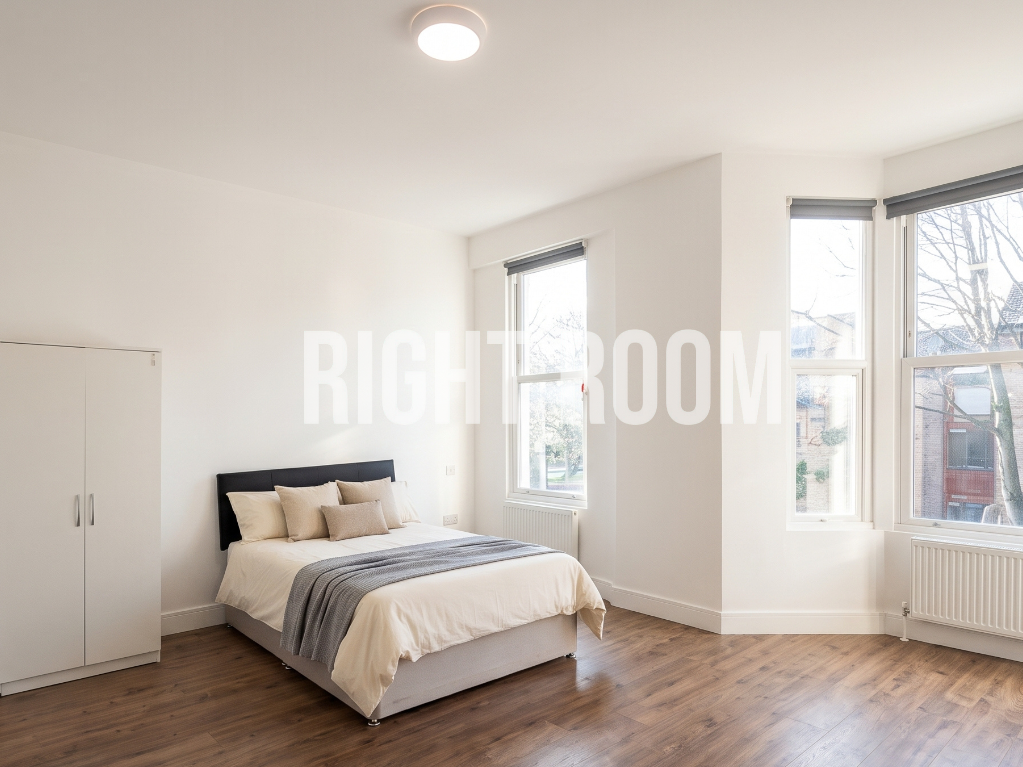 Flat Pownall Gardens in Greater London