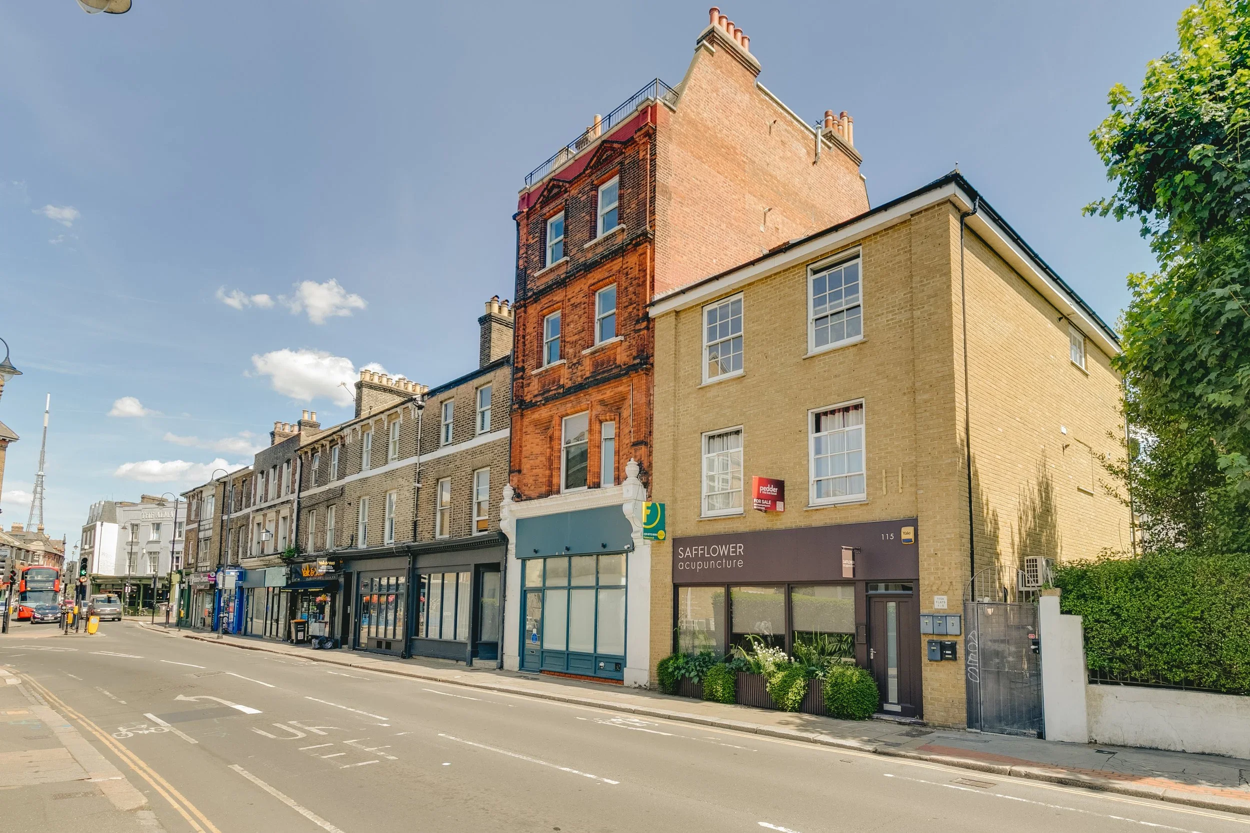 Flat Fox Hill in Greater London