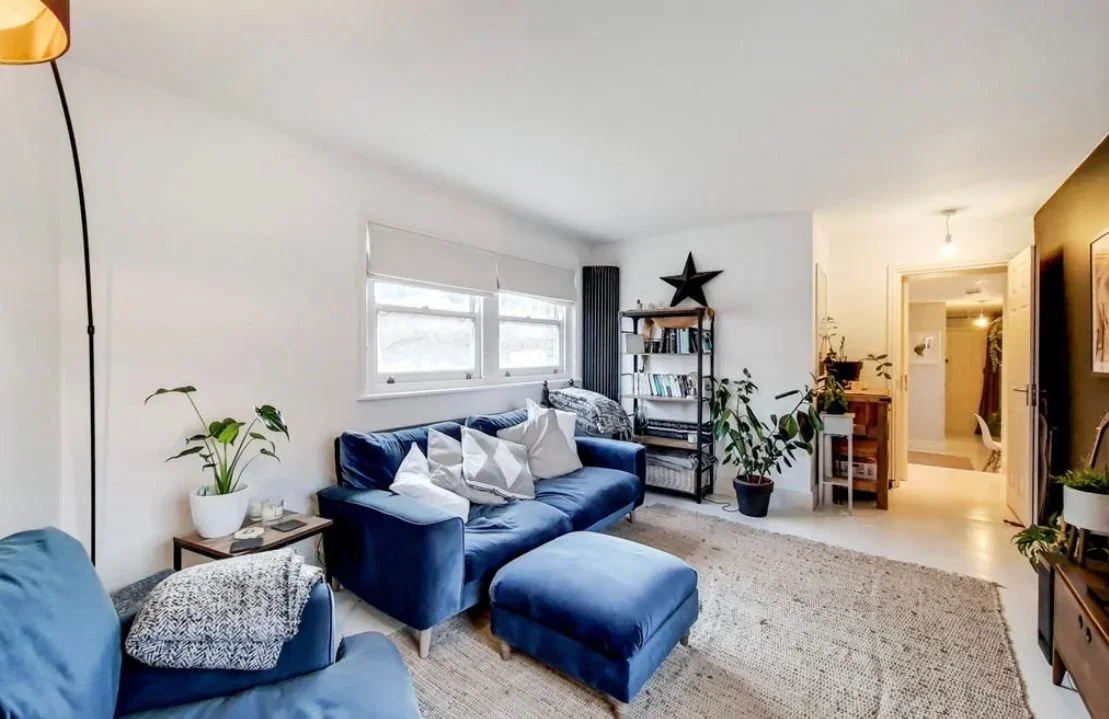 Flat Fox Hill in Greater London