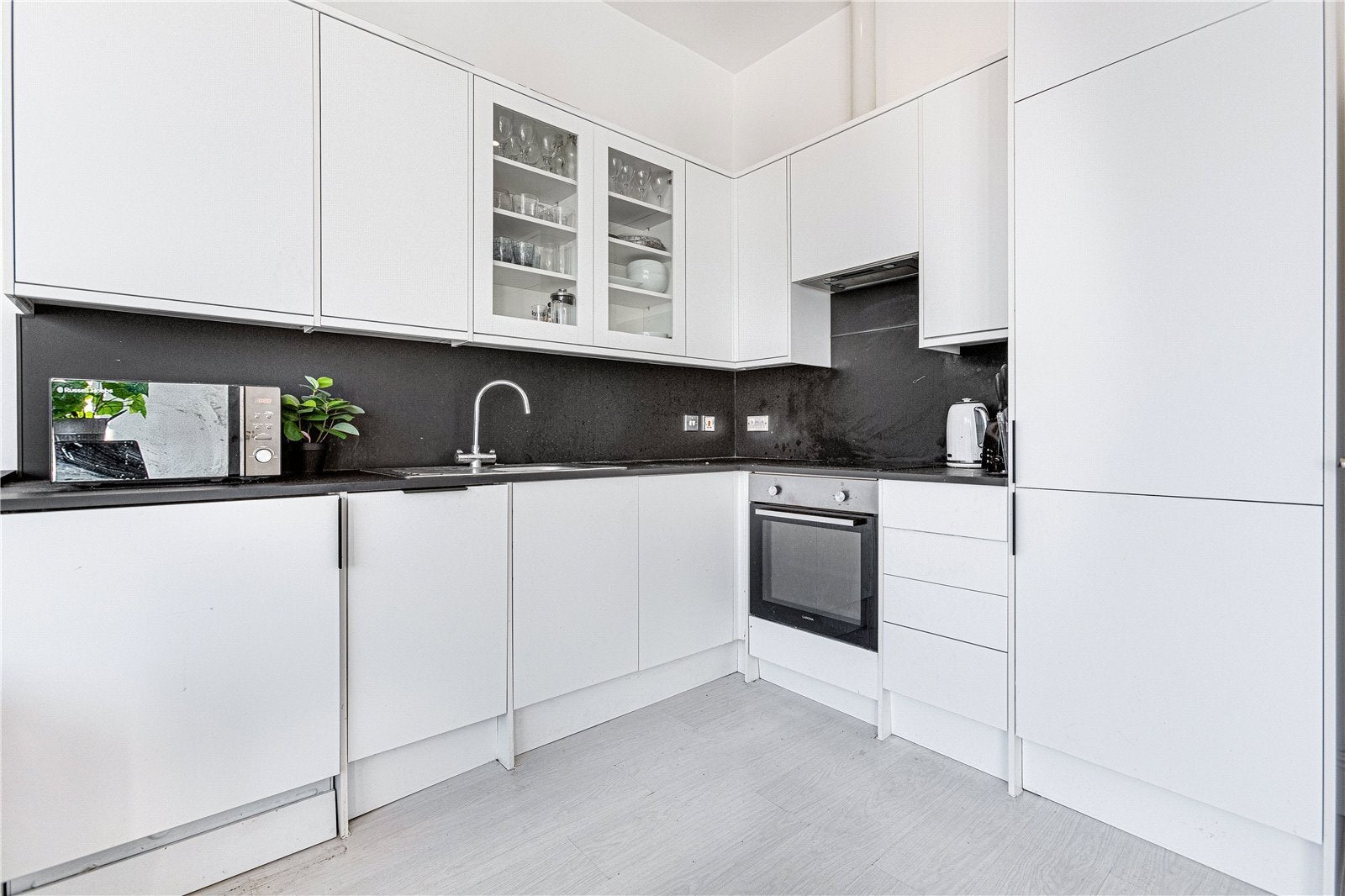 Flat Clapham Common South Side in Greater London