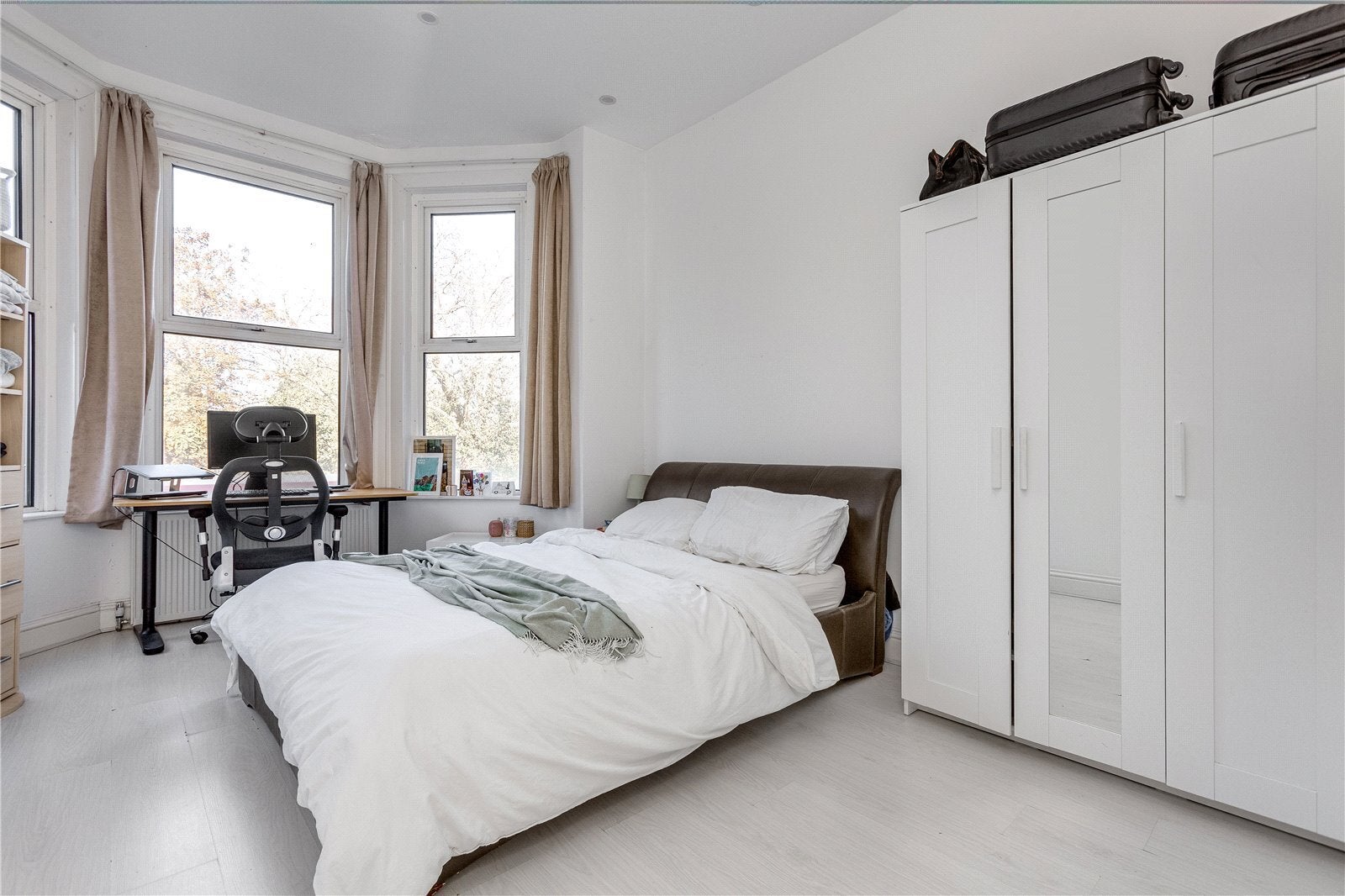 Flat Clapham Common South Side in Greater London