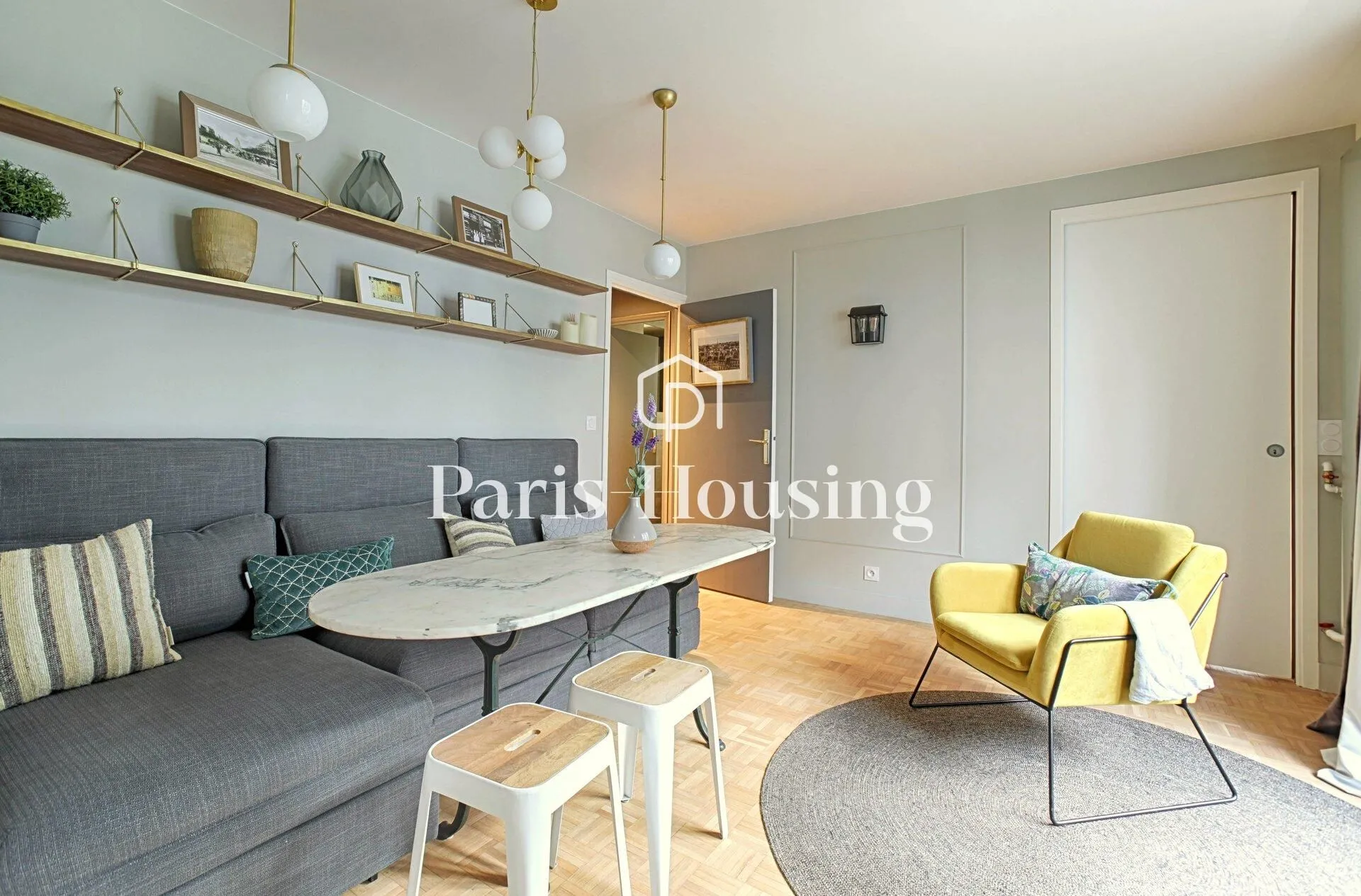Flat Rue Pierre Leroux in Paris