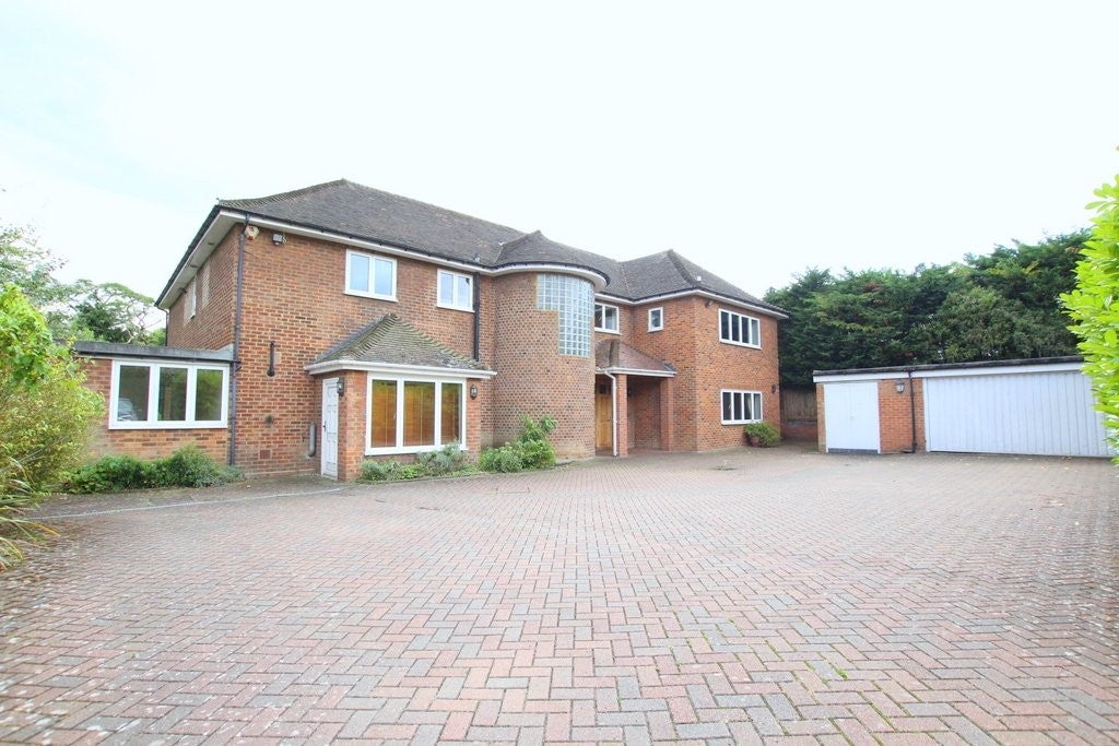 House Coombe Lane West in Greater London