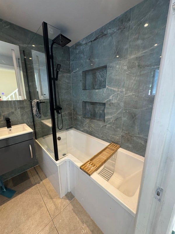 Room Holtye Walk in Crawley