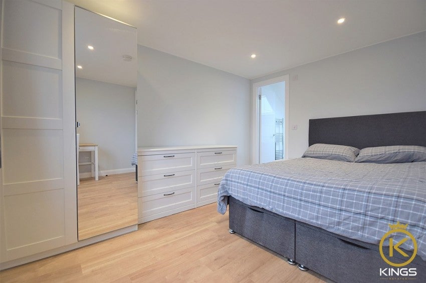 Flat Farnham Road in Guildford