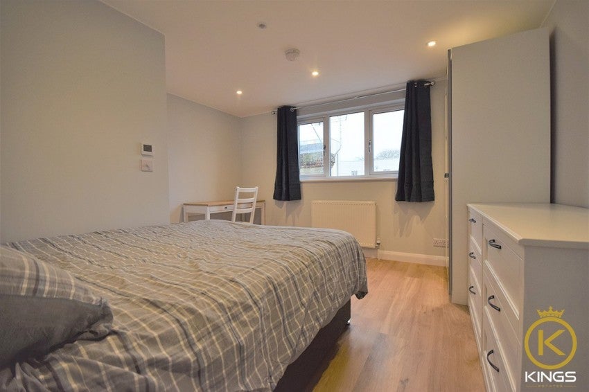 Flat Farnham Road in Guildford