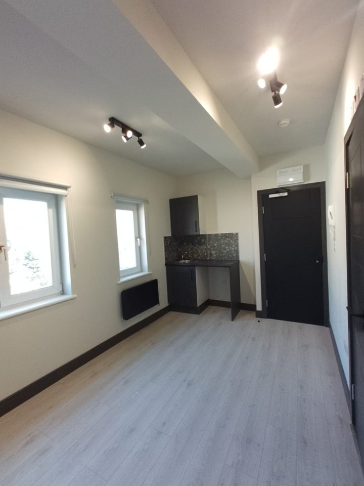 Room Furzedown Drive in Greater London