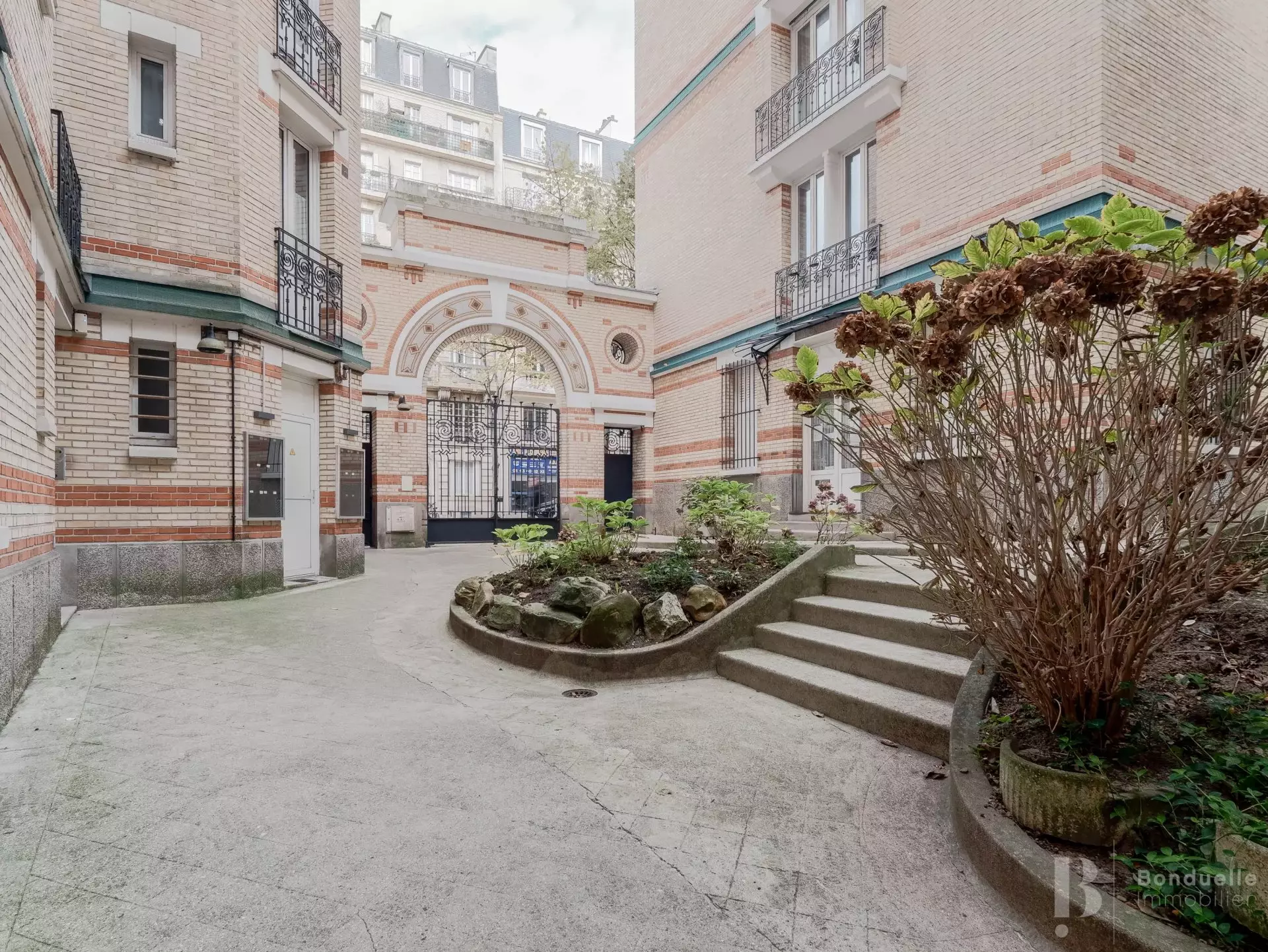 Appartement Rue Taine à Paris