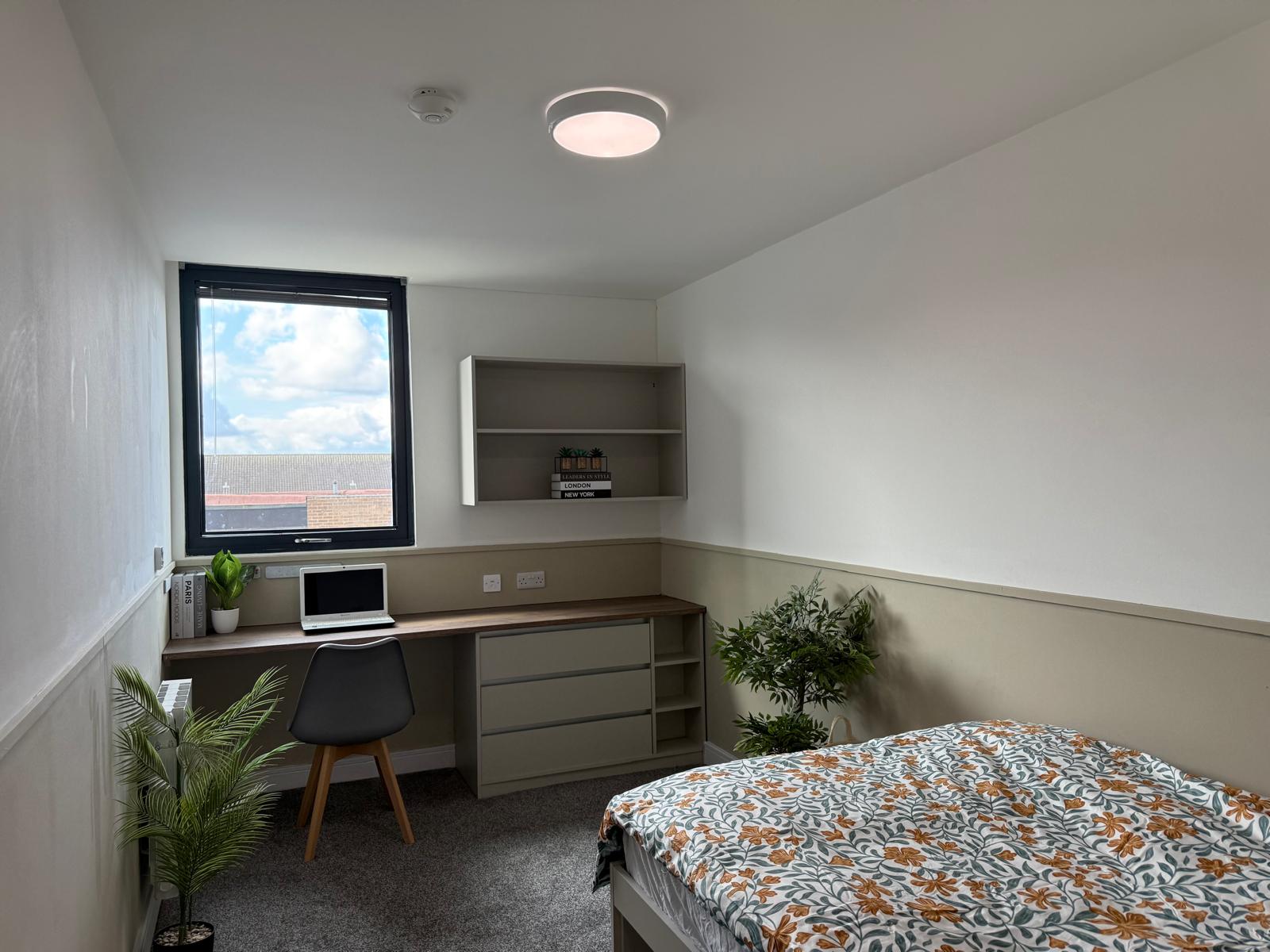 Room Alfreton Road in Nottingham