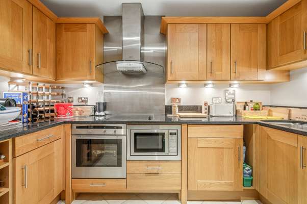 Flat Tallis Street in City of London