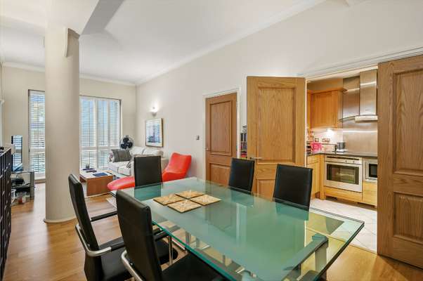 Flat Tallis Street in City of London