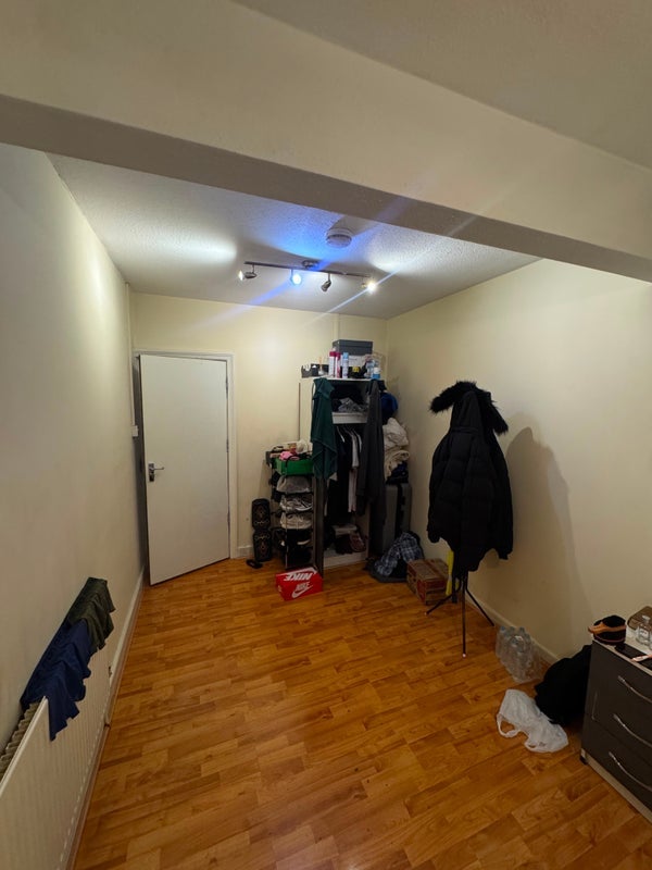 Room Brook Lane in Birmingham