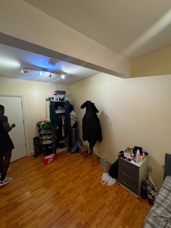 Room Brook Lane in Birmingham