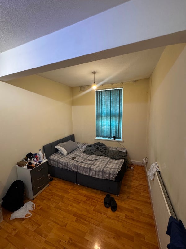 Room Brook Lane in Birmingham