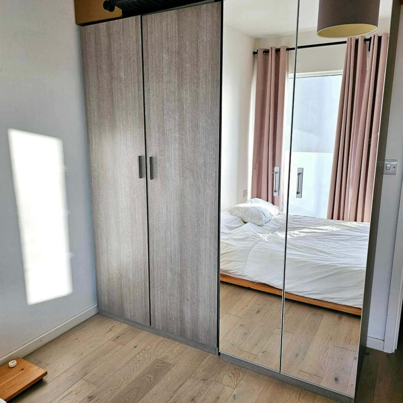 Flat Juniper Drive in Greater London