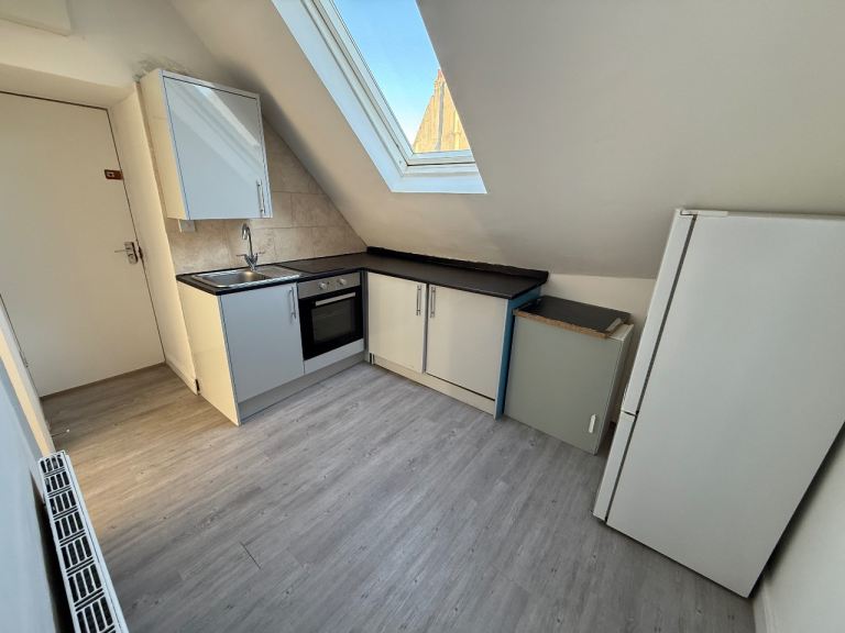 Flat Brigstock Road in Greater London