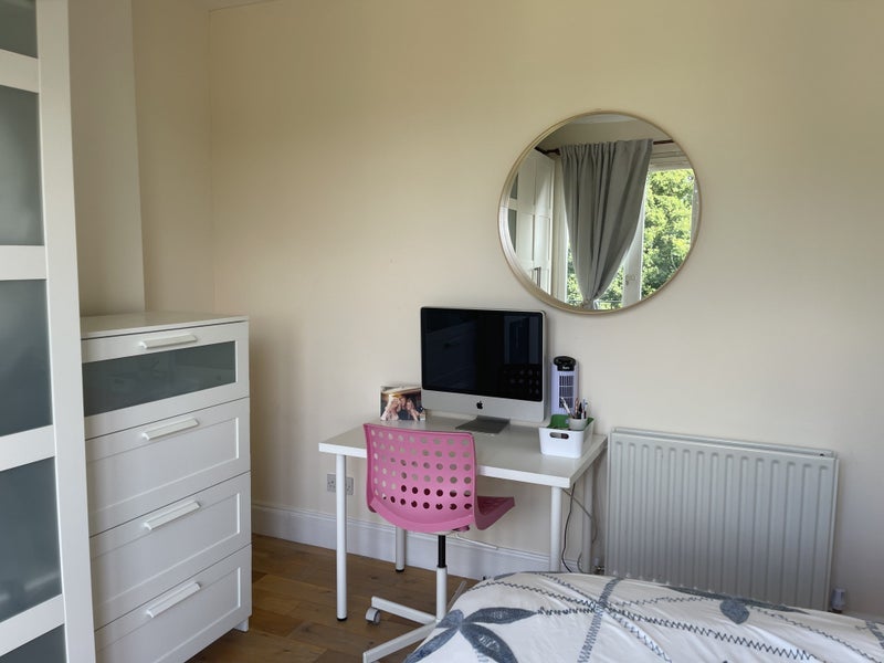 Room Brunswick Road in Greater London