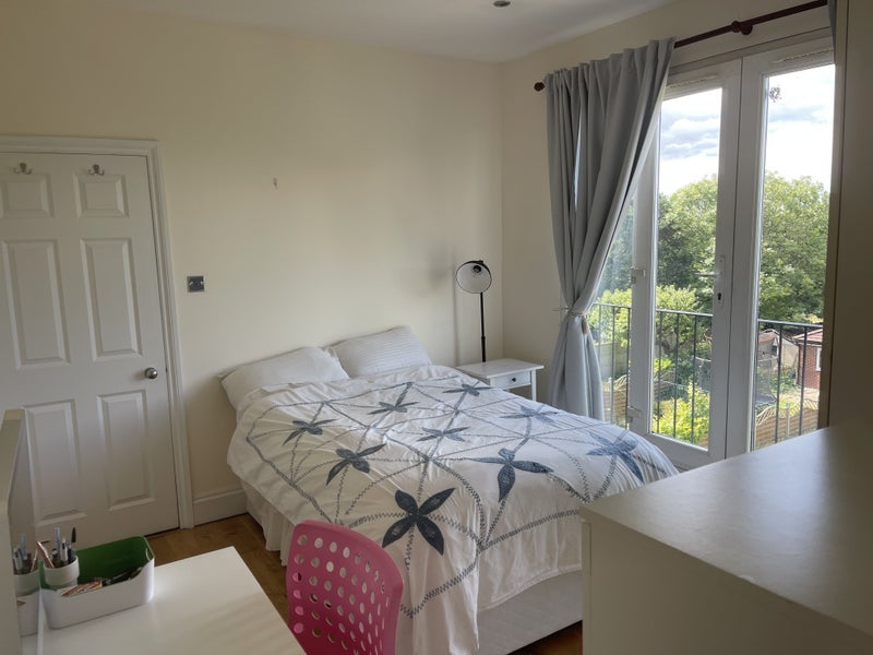 Room Brunswick Road in Greater London