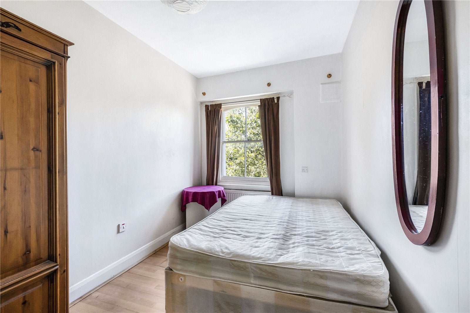 Flat Trafalgar Avenue in Greater London