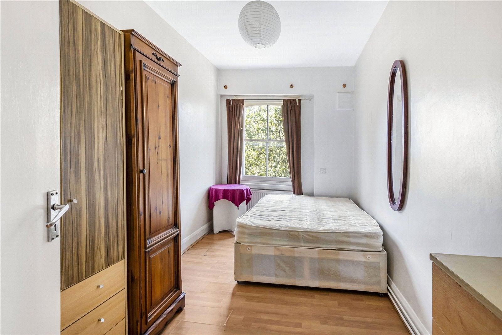 Flat Trafalgar Avenue in Greater London