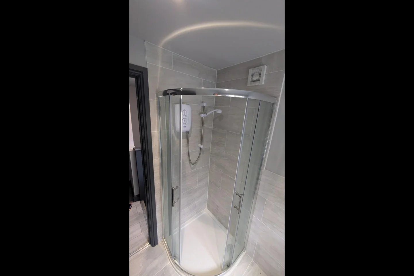 Flat Forbes Avenue in Hertsmere