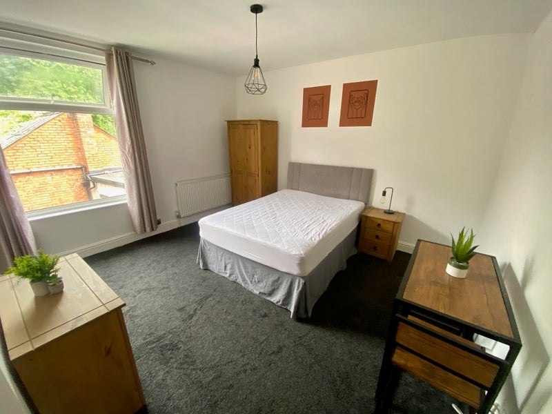 Room Bull Head Street in Oadby and Wigston
