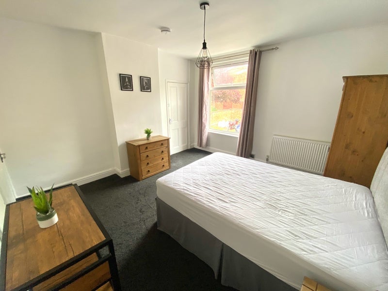 Room Bull Head Street in Oadby and Wigston