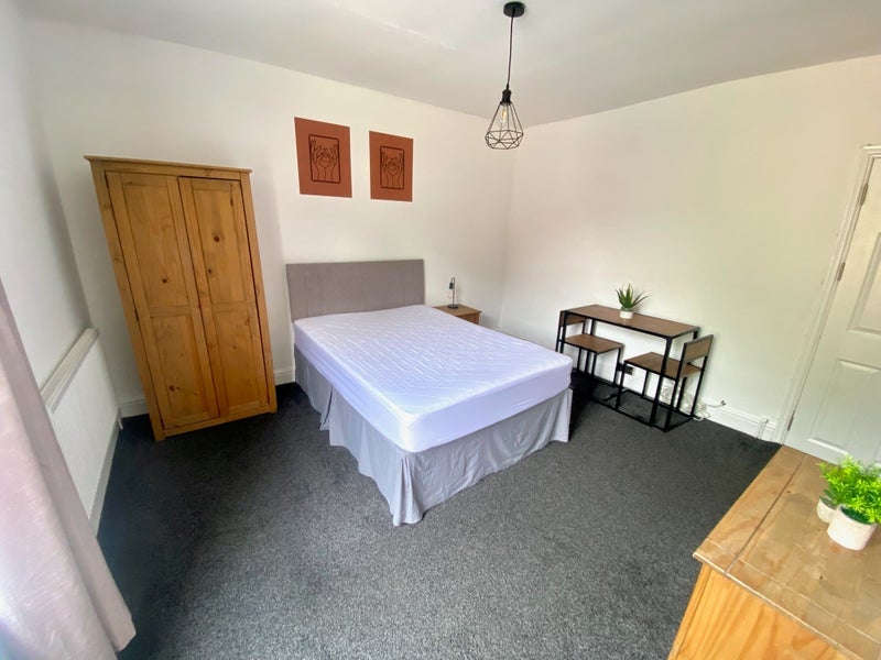 Room Bull Head Street in Oadby and Wigston
