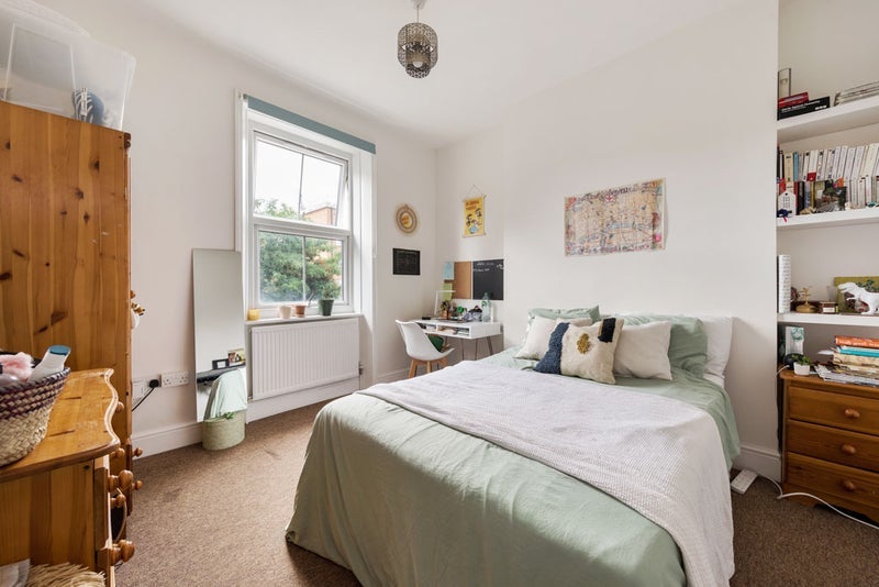 Room Falkland Road in Greater London