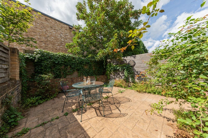 Room Falkland Road in Greater London