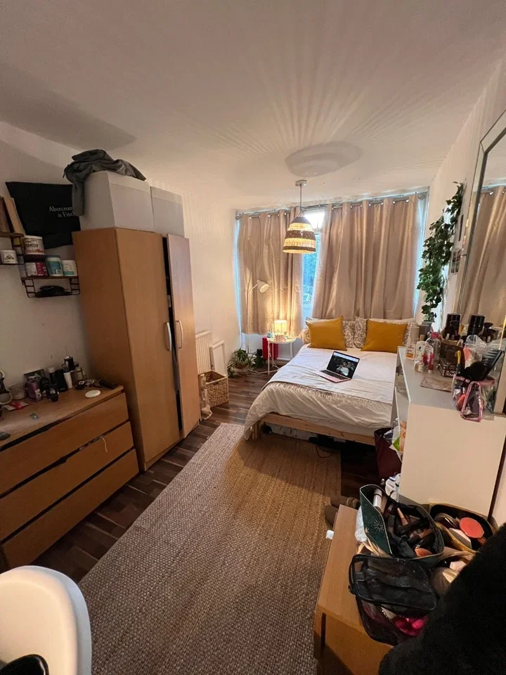Room Old Montague Street in Greater London