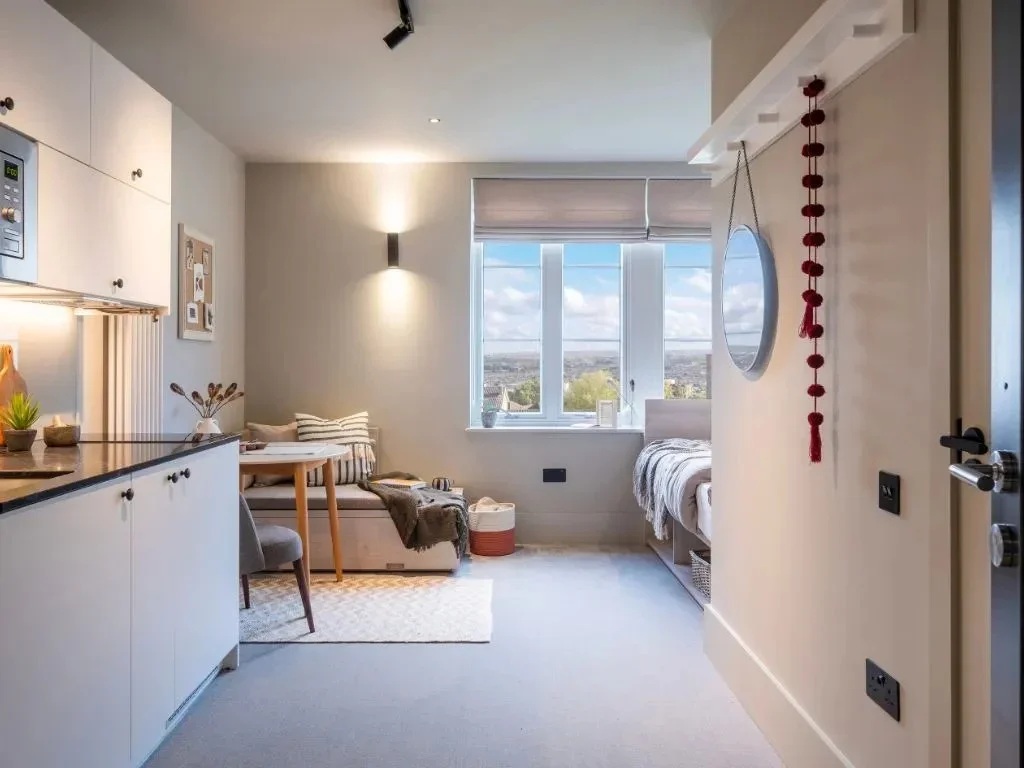 Flat Augustus Road in Greater London