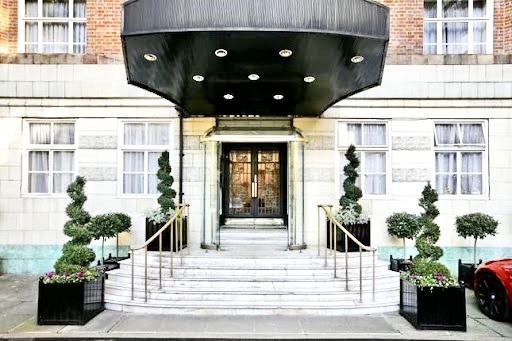 Flat Hertford Street in City of Westminster