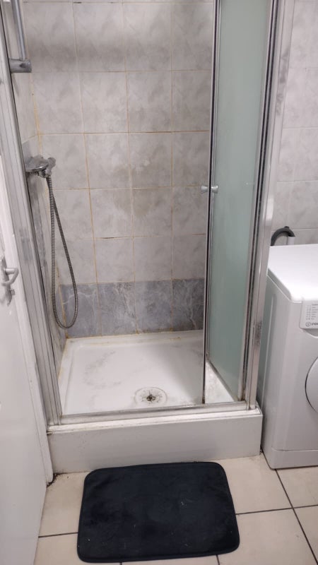 Room Andover Road in Greater London