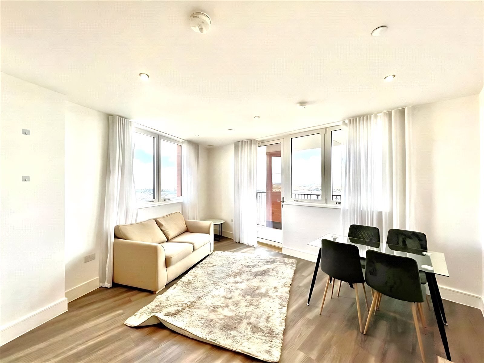 Flat Merrick Road in Greater London