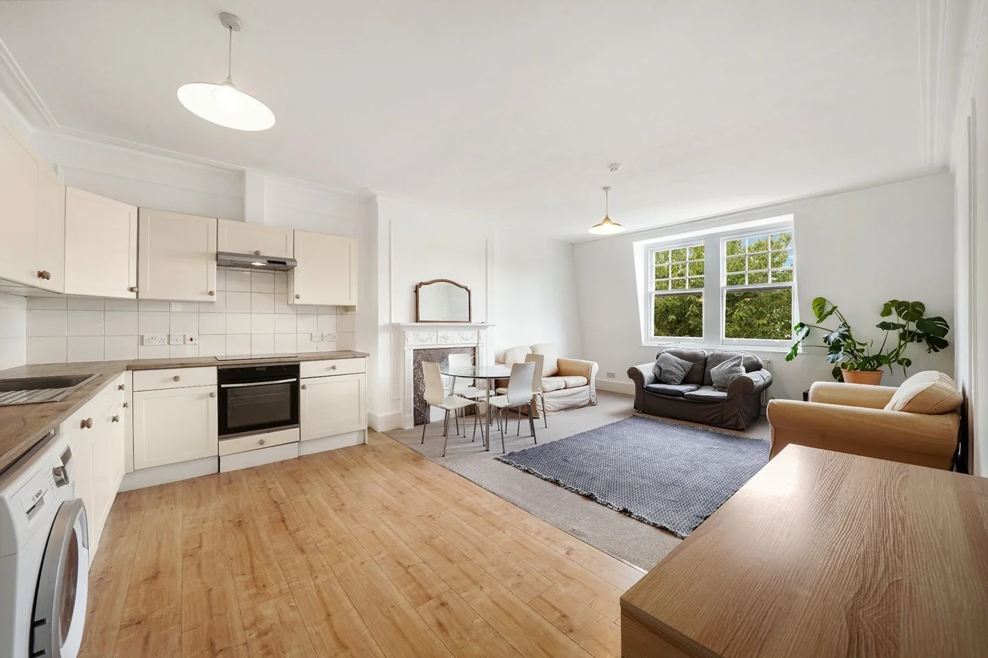 Flat Aberdare Gardens in Greater London
