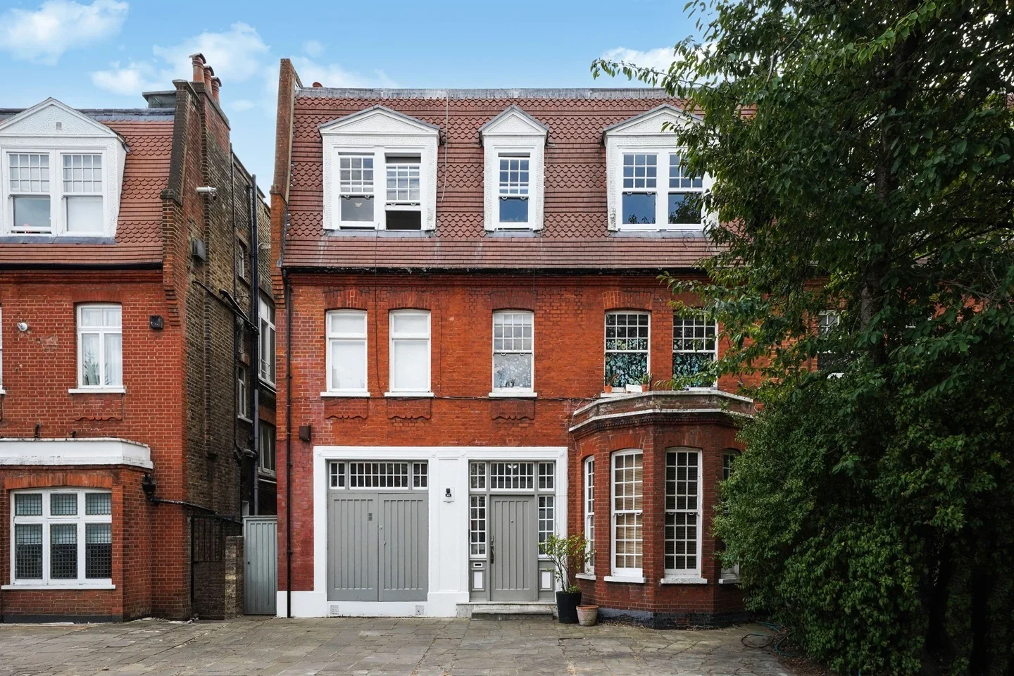 Flat Aberdare Gardens in Greater London