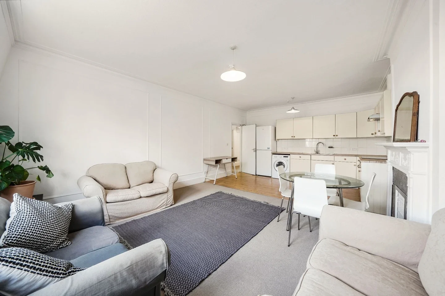 Flat Aberdare Gardens in Greater London