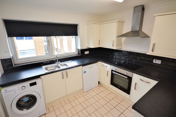 Flat Dairyground Road in Bramhall