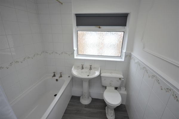 Flat Dairyground Road in Bramhall