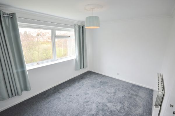 Flat Dairyground Road in Bramhall
