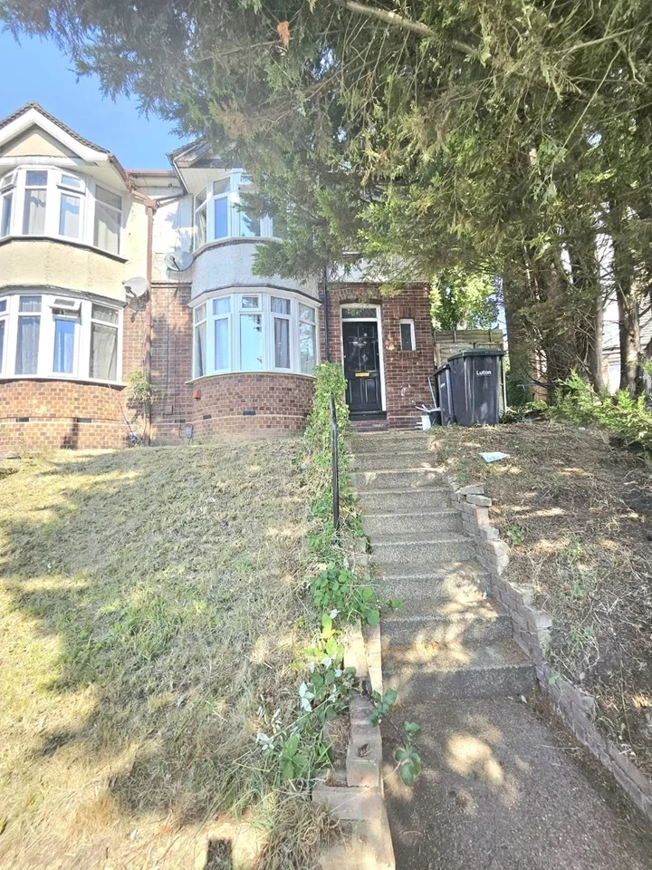 House Meyrick Avenue in Luton