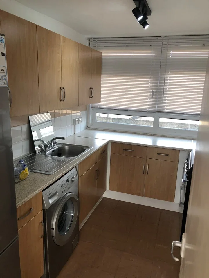Flat Watkinson Road in Greater London